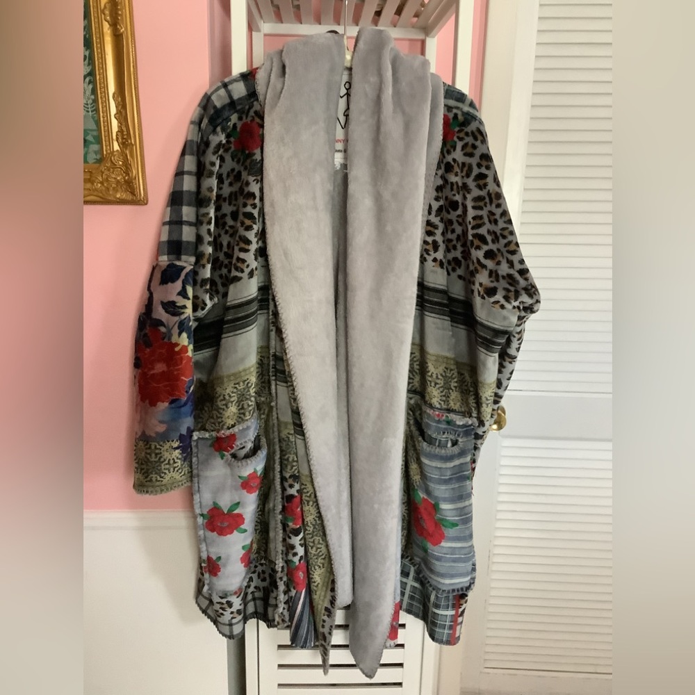 Johnny Was Plush Hoody xs run big EUC mixed patchwork